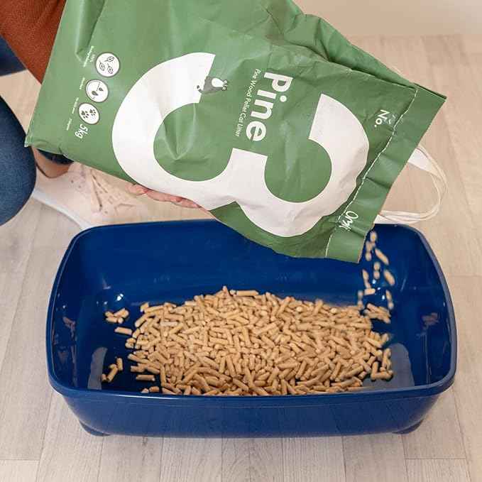 Omlet Premium Pine Cat Litter | Fresh Scent & 100% Biodegradable | Absorbent and Sustainable | Excellent Odour Control and High Absorbency | No. 3 - Pine - 11 lbs.